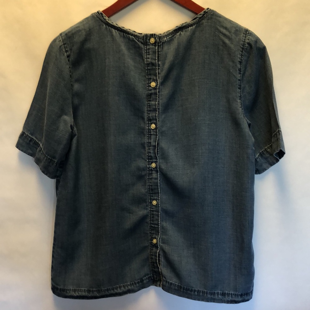 Loft Chambray Button Back Top Szs - image 6